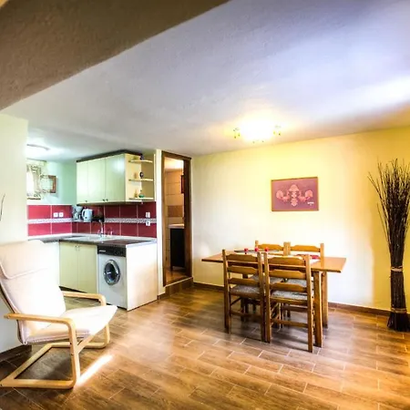 Anna Karra & Apartman Vurvurú