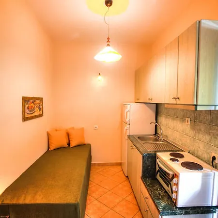 Anna Karra & Vourvourou