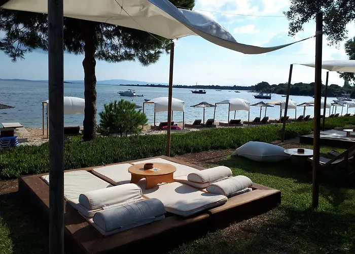 Anna Karra & * Vourvourou