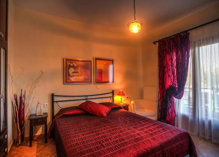 Anna Karra & Vourvourou