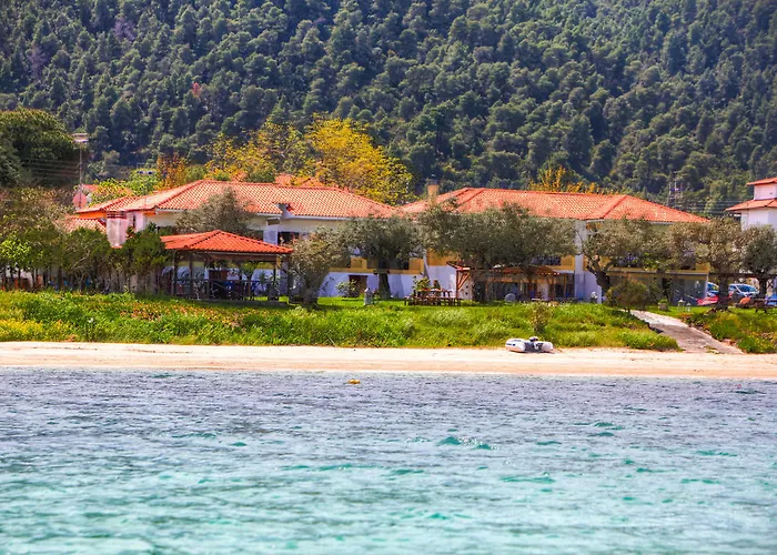 Anna Karra & Vourvourou