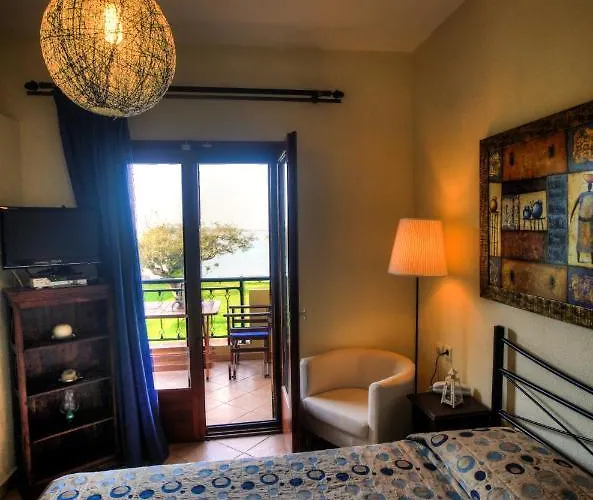 Anna Karra & Appartement Vourvourou